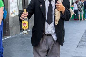 El Carnaval 'okupa' las calles del casco antiguo de la capital (Foto José Francisco Fernández Belda)